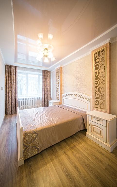 Apartments On Svobody Avenue- The Center Of إلفيف المظهر الخارجي الصورة