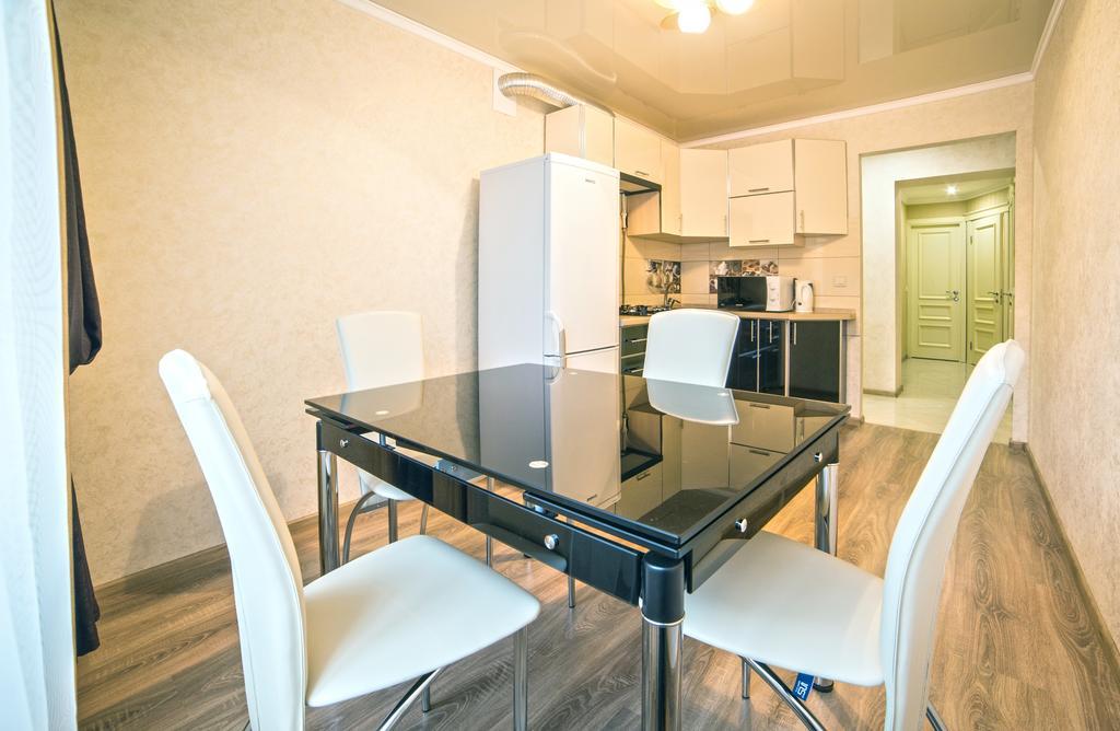 Apartments On Svobody Avenue- The Center Of إلفيف المظهر الخارجي الصورة
